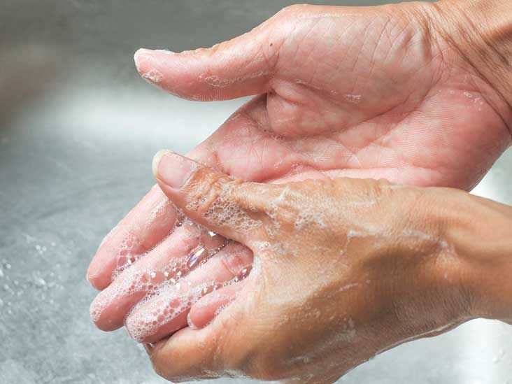 How to Get Super Glue Off the Skin: 5 Steps