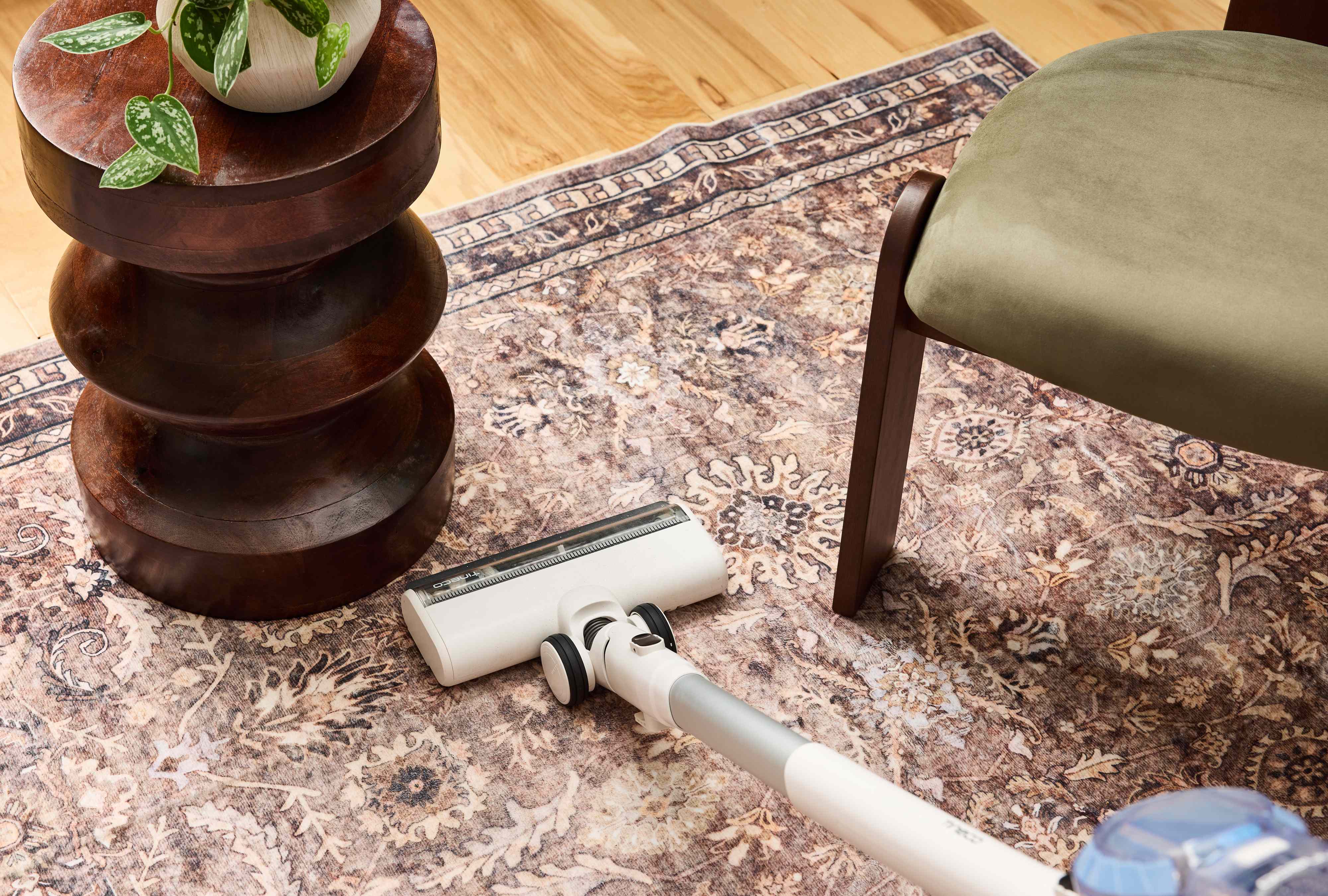 7 Tasks Cleaning Pros Say You Should Tackle Now Before Winter Hits
