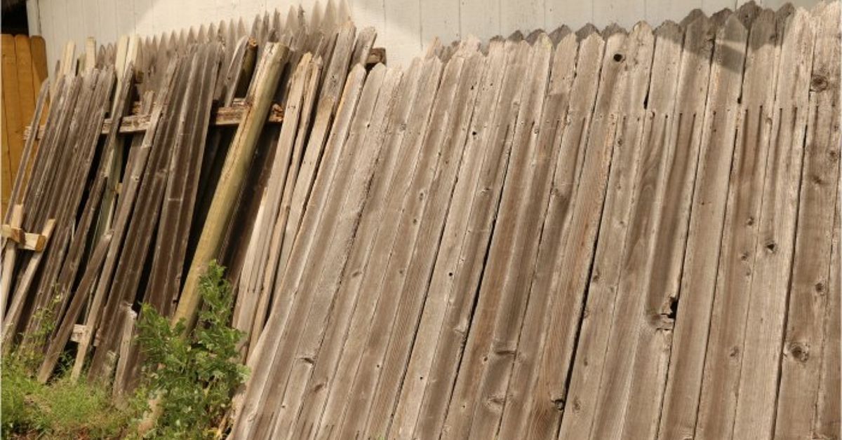 How to Build a Compost Bin With Repurposed Fence Panels DIY