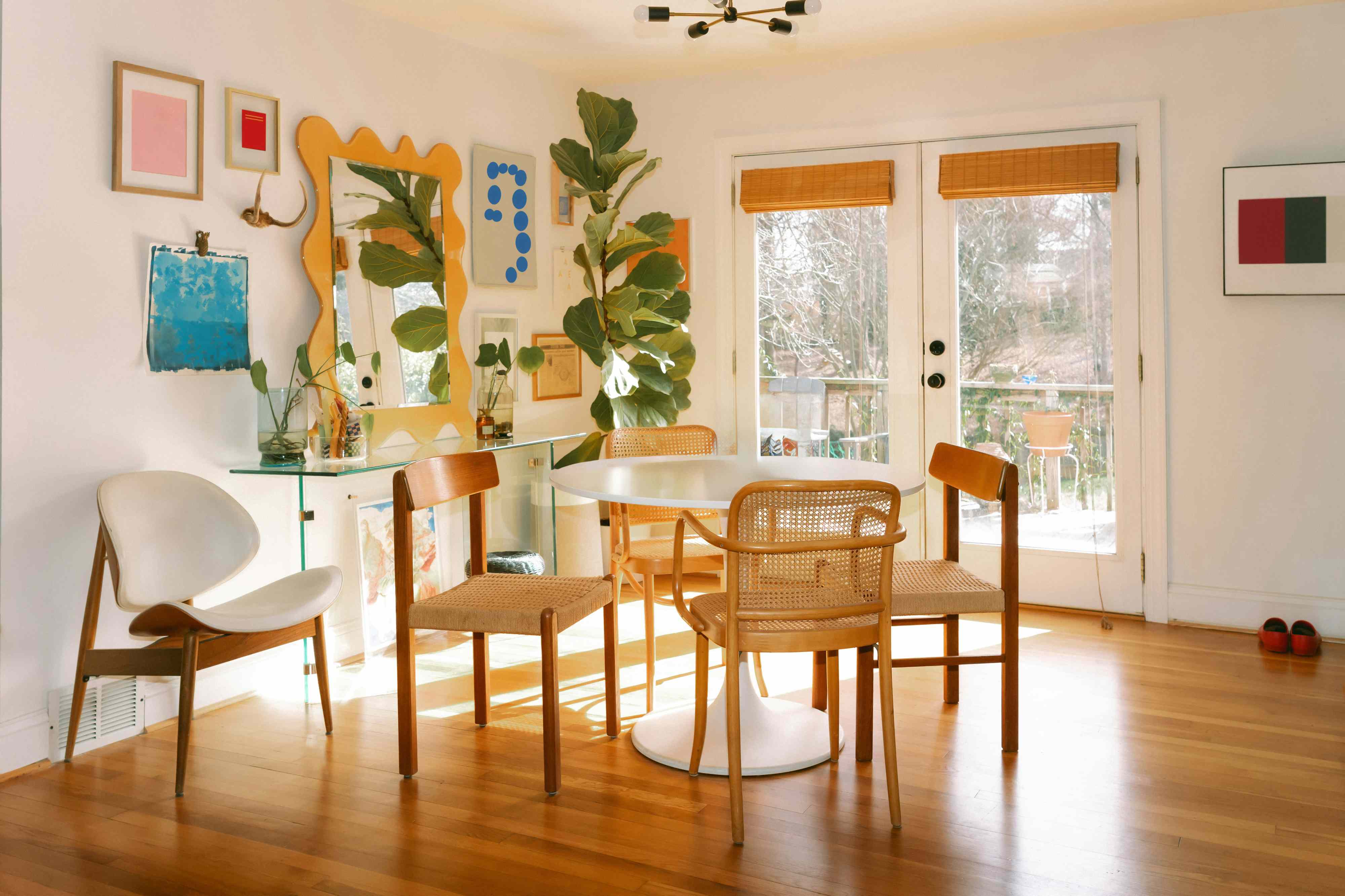 4 Outdated Dining Room Styles That are So Back in Style, According to Designers